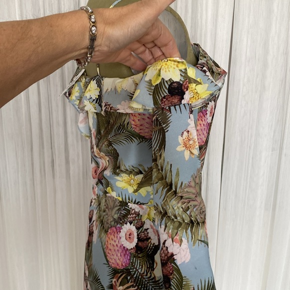 H&M wrap over spaghetti straps at shoulders! Long sleeves! maxi dress Size 10 - Picture 8 of 17